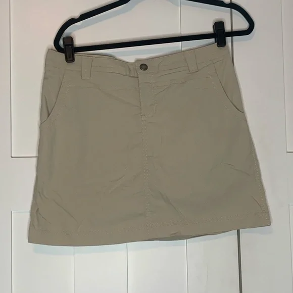 Eddie Bauer Tan Skirt with shorts underneath Size 8 - Picture 1 of 10